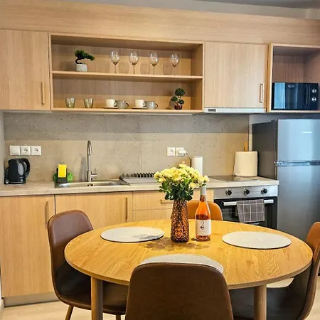 Sunshore Center #2 Apartman Chalkís