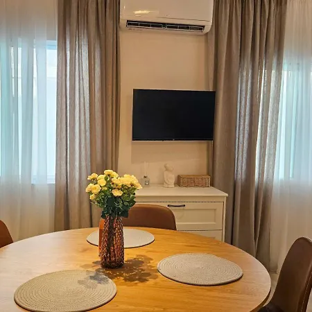 Апартаменты Sunshore Center #2 *